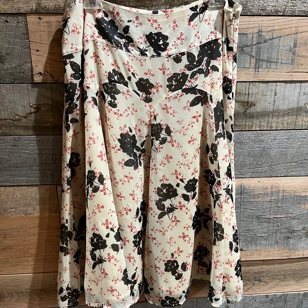 Floral Print Skirt in Black and Cream